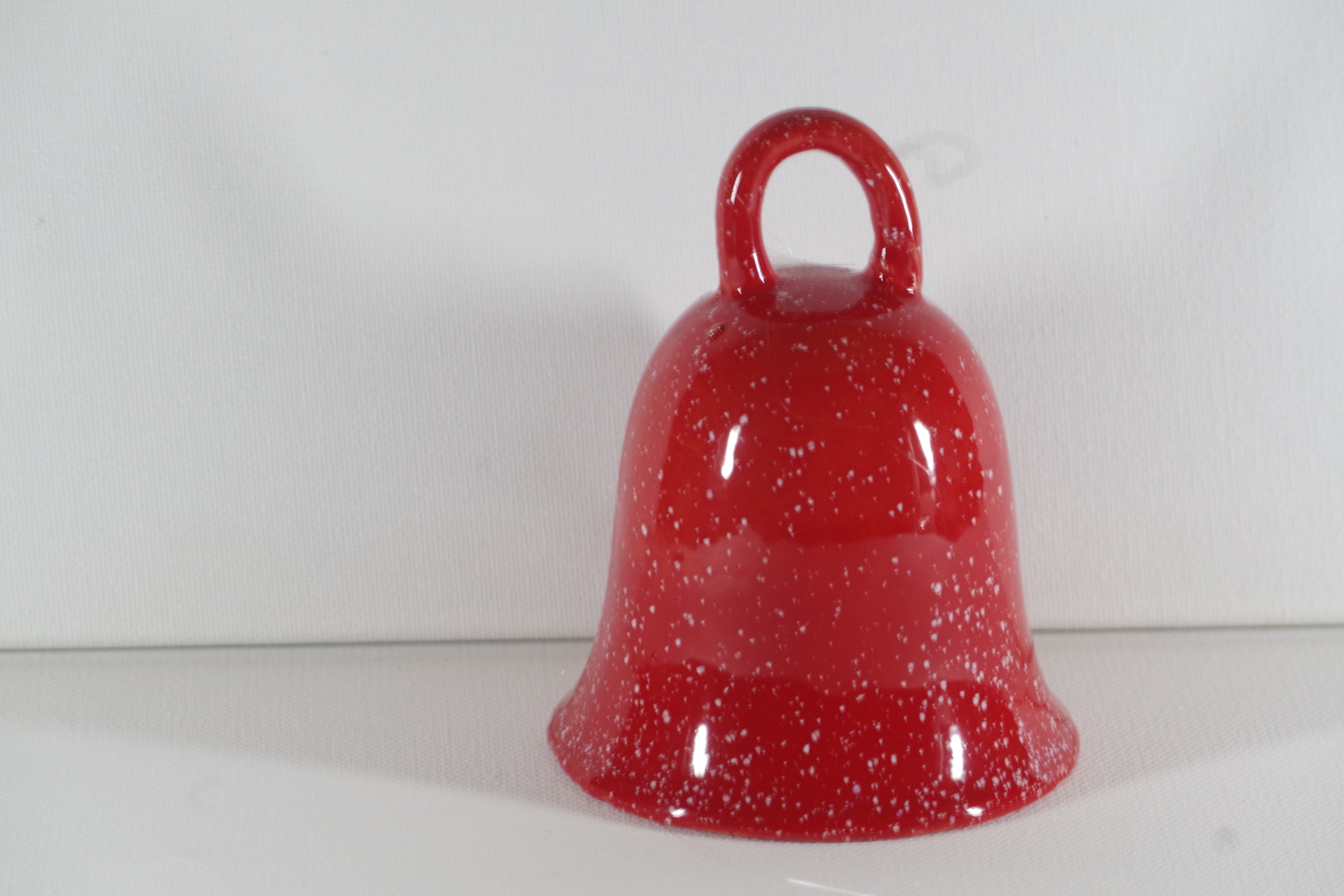 Glocke, rot mit wei&szlig;en Sprenkel, 12 cm